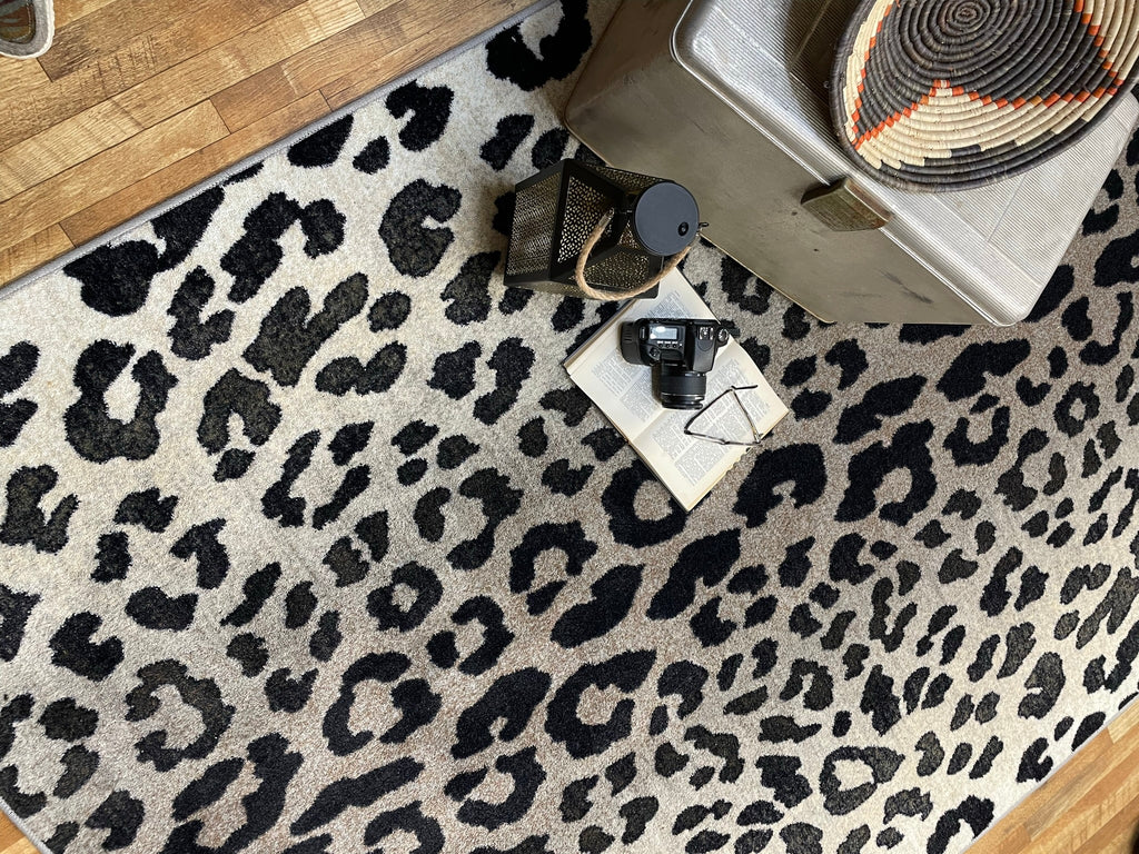 Snow Leopard American Dakota Rugs